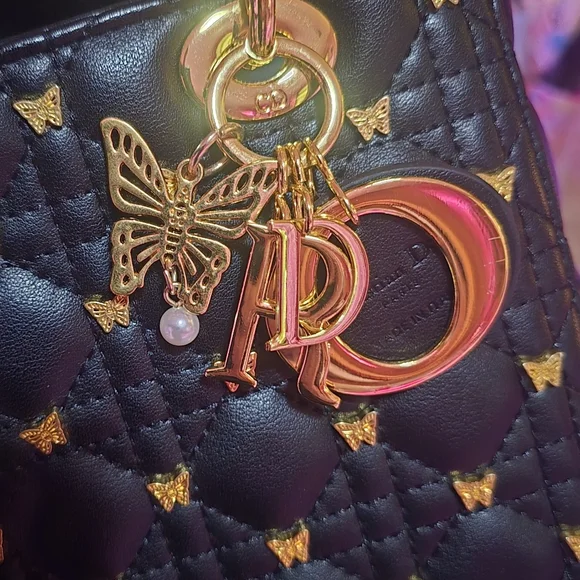 Black and Gold Butterfly Handbag - Picture 5 of 6